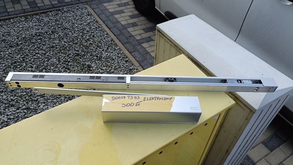 Samozamykacz Dorma TS93 Elektryczny