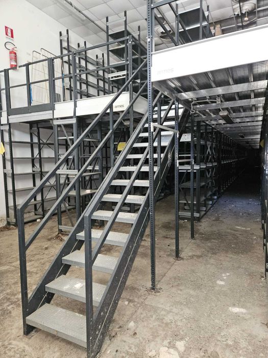 Antresola magazynowa półkowa 240 m² cena 390zł/m² do składowania tanio