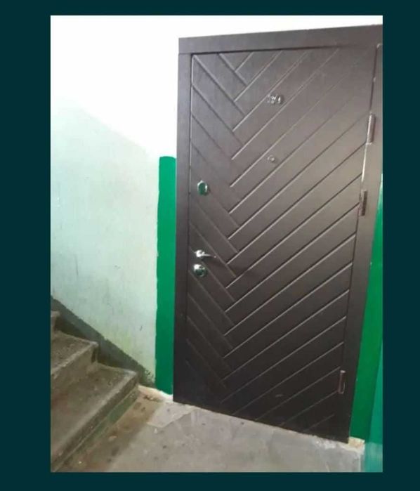 Продаж кімнати по вул. 1 Травня 171 з меблями і технікою