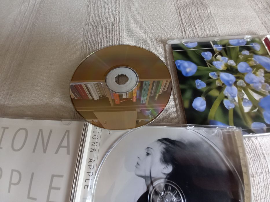 Dois cds de Fiona Apple originais em perfeito estado