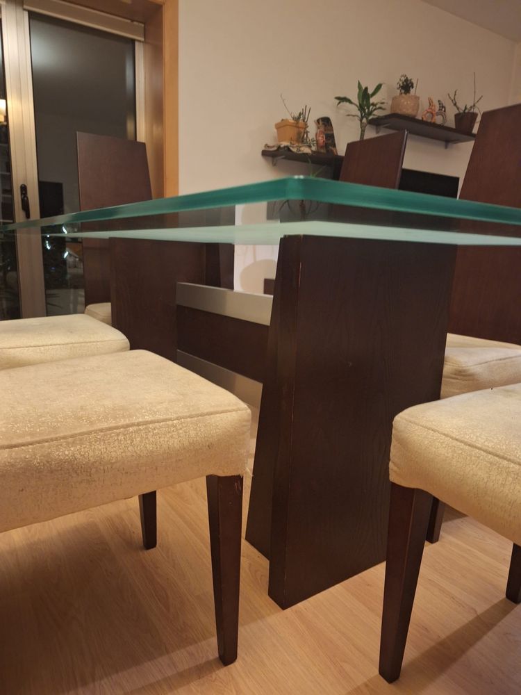 Mesa de jantar com 6 cadeiras