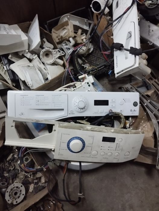 Люк на стиральную машину .Большой выбор запчастей.
Двигатель
Модуля
Ко