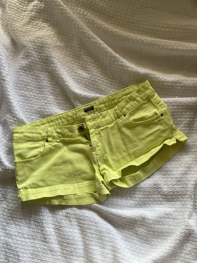 Limonkowe krótkie spodenki calzedonia M