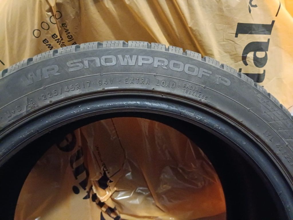 Komplet zimowych opon 4 szt. Nokian WR Snowproof P 225/45 R17 94 V XL