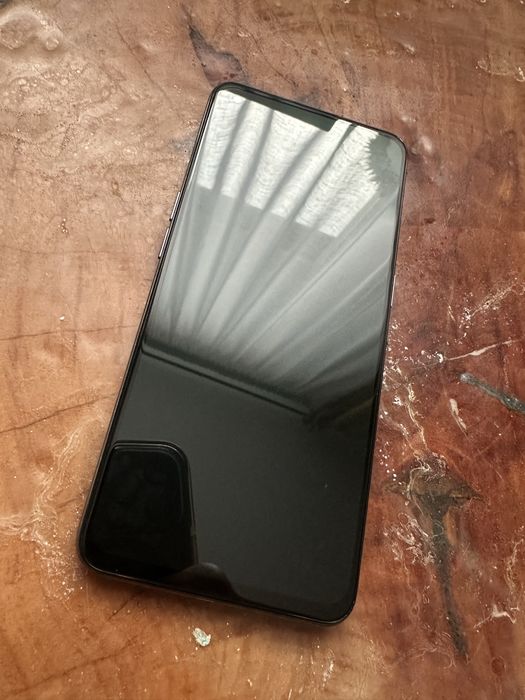 Продам телефон Realme UI 4.0 6гб/128гб