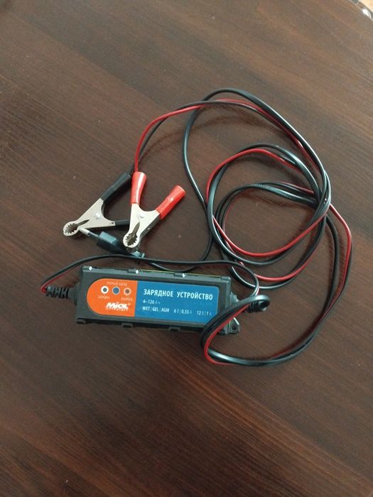 Зарядний пристрій 0.55A/1A 6V/12V MIOL 82-010