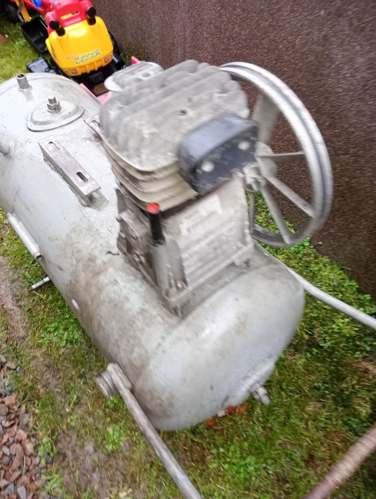 Sprzedam kompresor 170 L