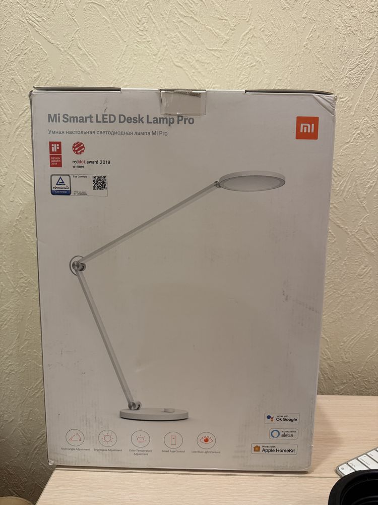 Розумна настільна лампа Xiaomi Mi SmartDesk Lamp Pro
