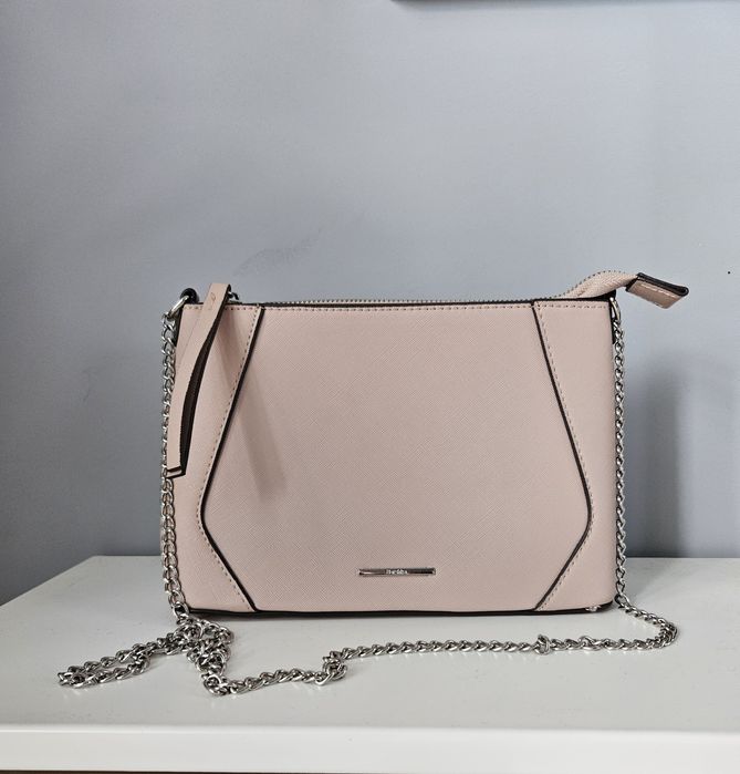 Pudroworóżowa torebka na ramię Bershka