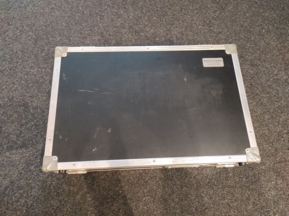 Behringer HENYX2012 / Case skrzynia dla perkusisty