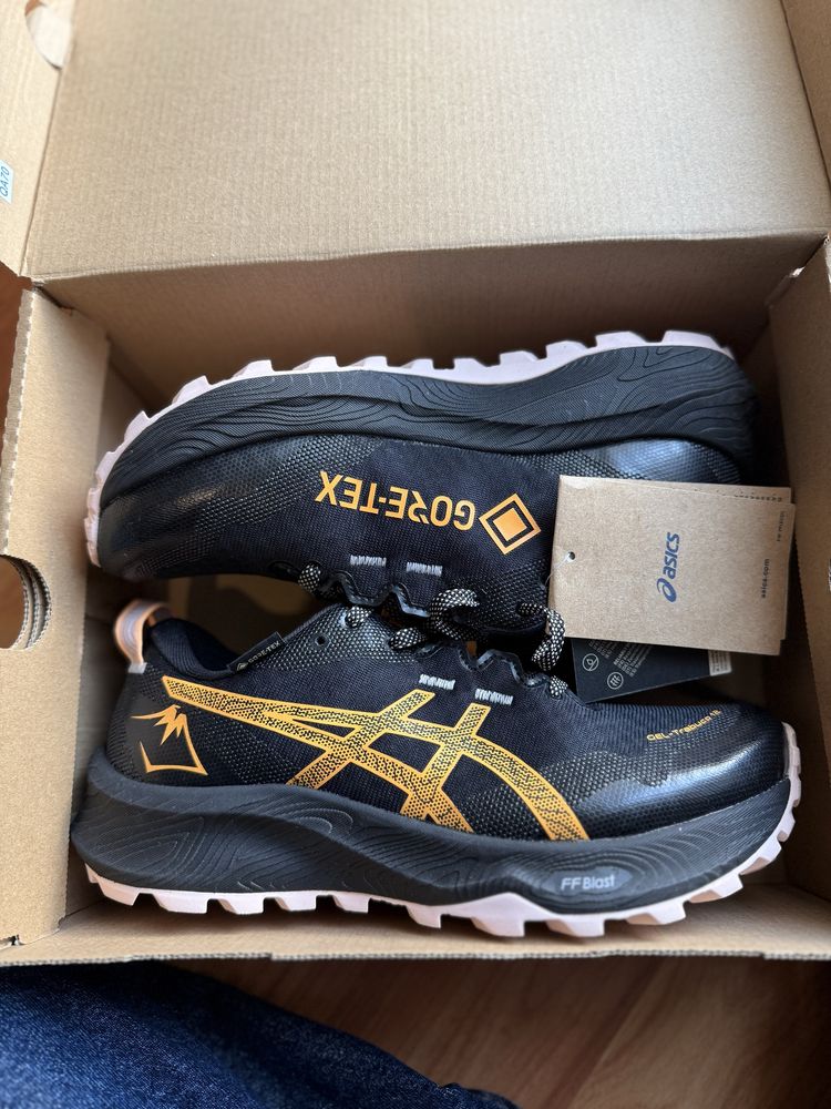 Жіночі кросівки Asics. Оригінал!