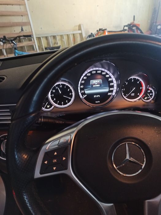Mercedes E250 impecável km feitos 90% em auto estrada
