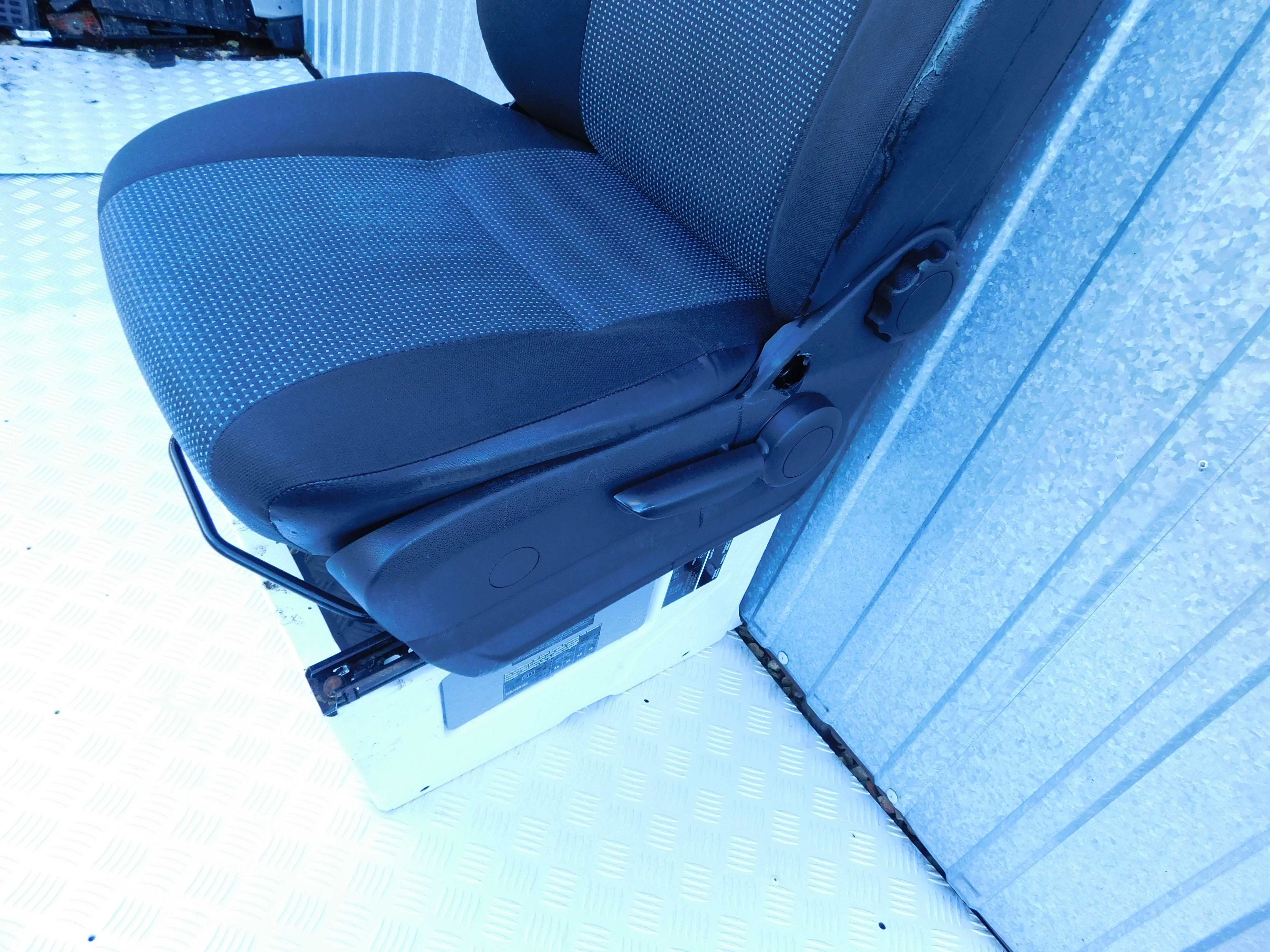 Mercedes Sprinter 906 VW Crafter kompletny fotel kierowcy z podstawą