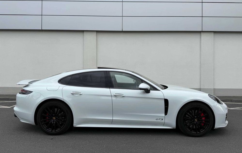 Porsche Panamera GTS 2019