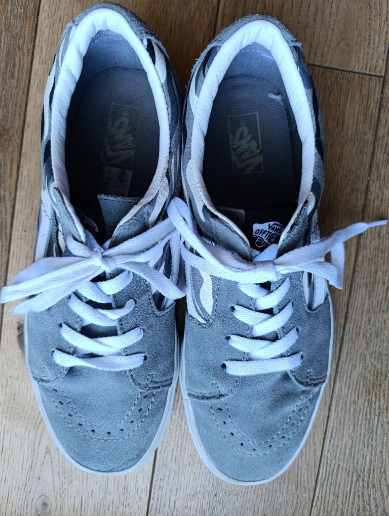 Vans Junior rozmiar 39 zamasz -materiał