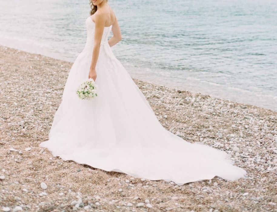 Весільна сукня Benjamin Roberts xs