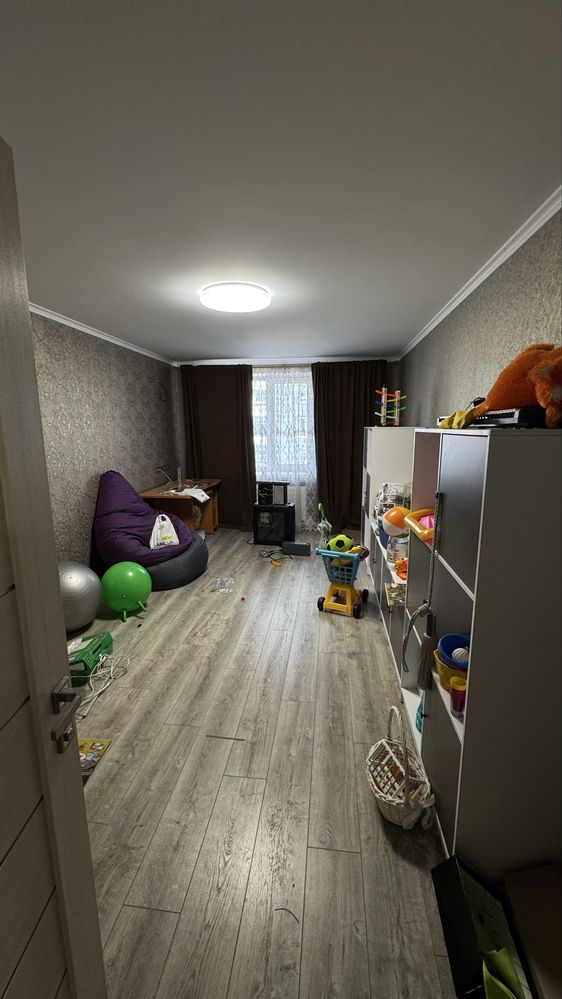 Продам 3х кімнатну квартиру Нотехс 2поверх