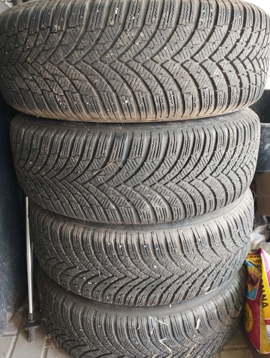 Opony zimowe 17" 215/60 z felgami
