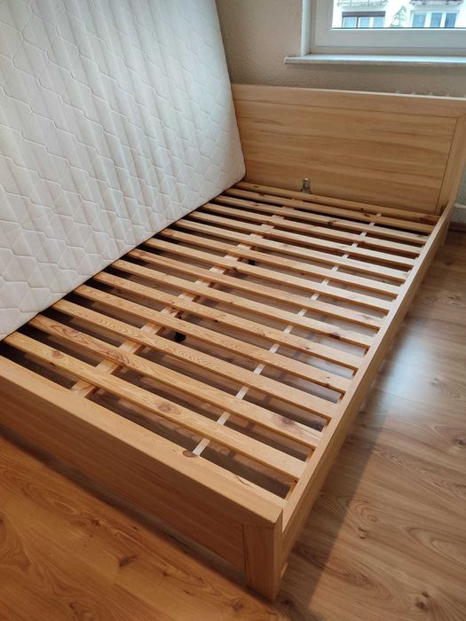 Łoże. Łóżko duze