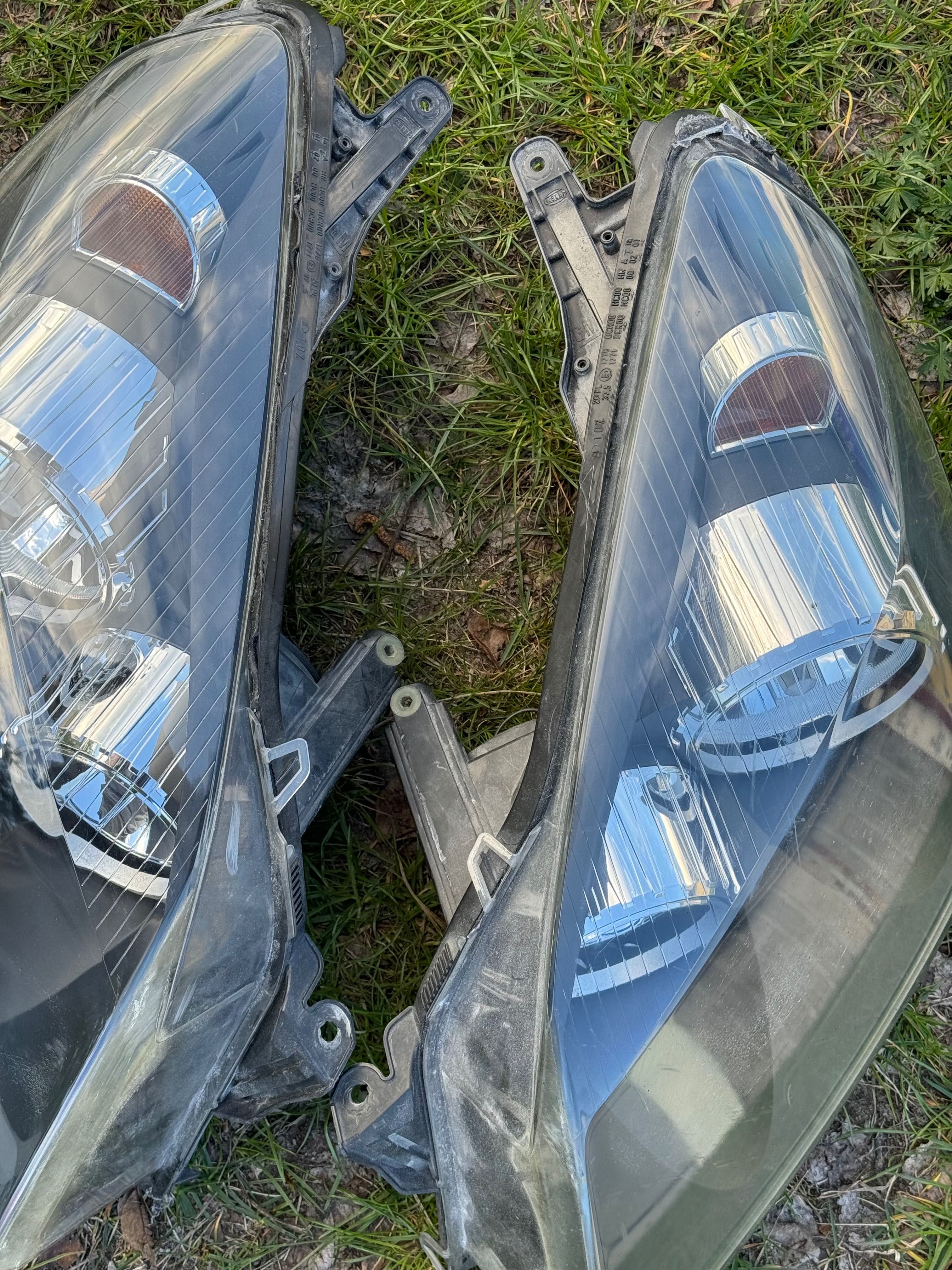 Lampy przednie OPEL ASTRA H komplet