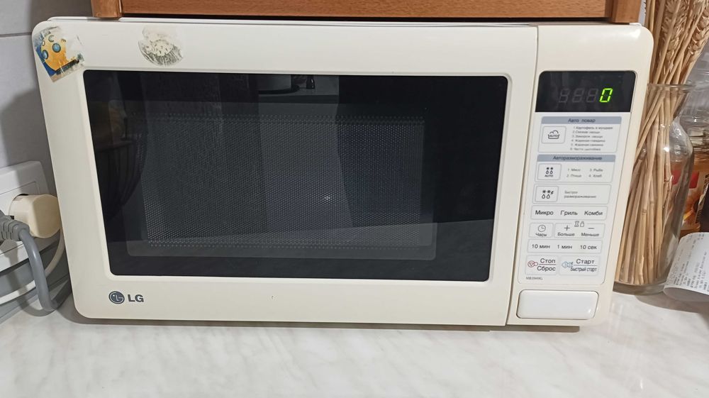 Мікрохвильова піч LG