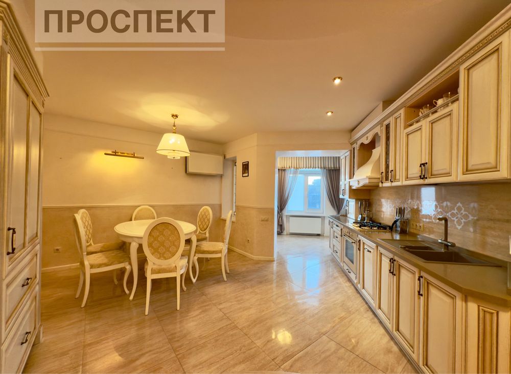 Продаж 4-х кімн.квартири з Авторским ремонтом вул. Петропавлівська .