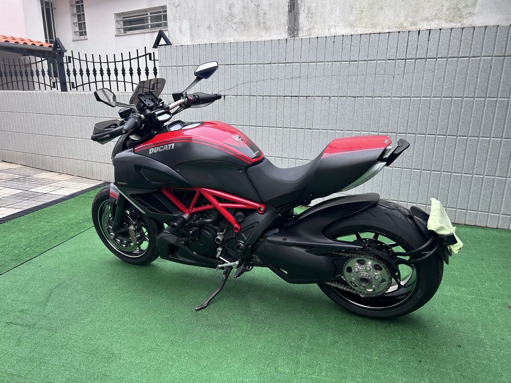 Ducati diavel carbon gps akrapovic/ entrega nacional/ credito/ retoma