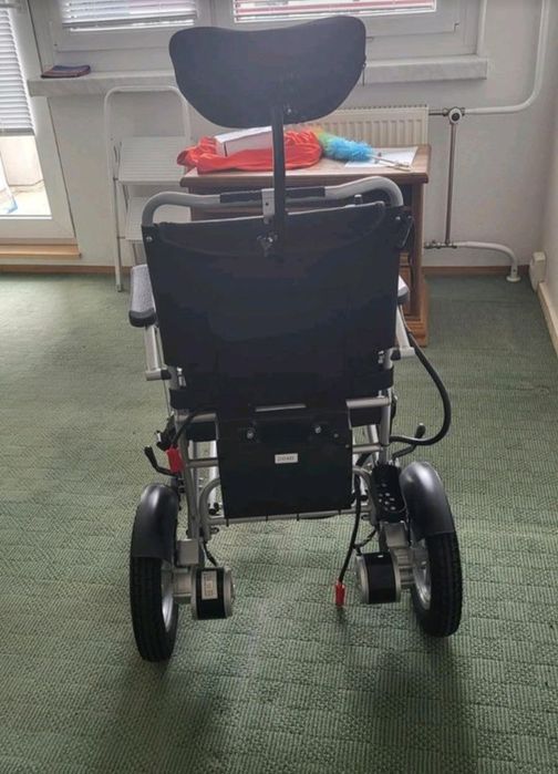 Wózek inwalidzki elektryczny