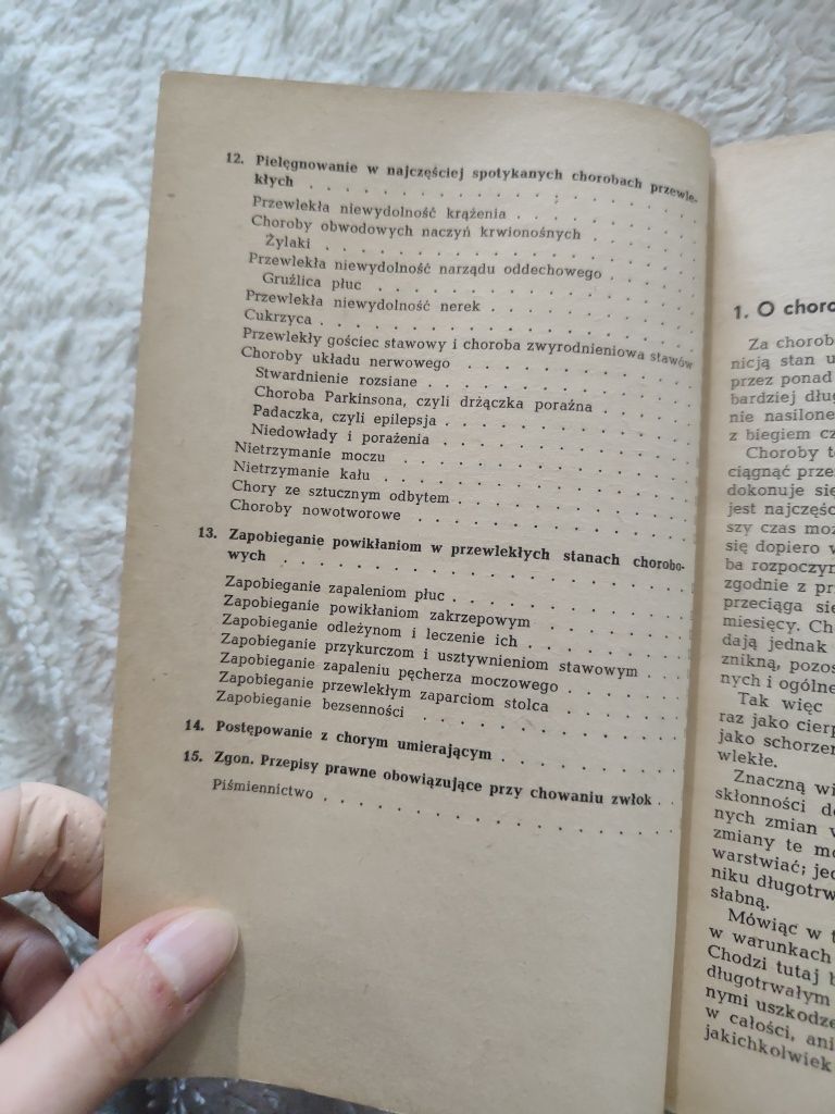 Książka opieka pielęgniarska nad przewlekle chorym w domu PZWL 1976