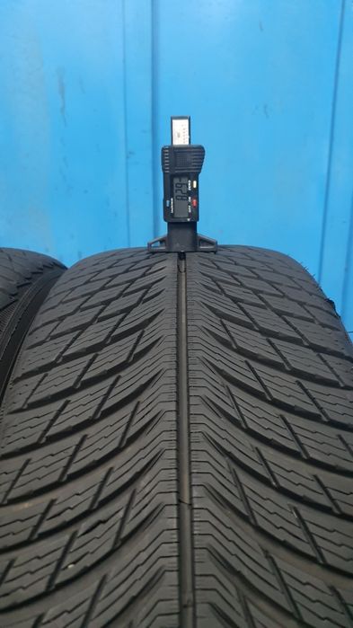 4 x 235/50 R19 Sprzedam opony zimowe Michelin ! Rok 2021