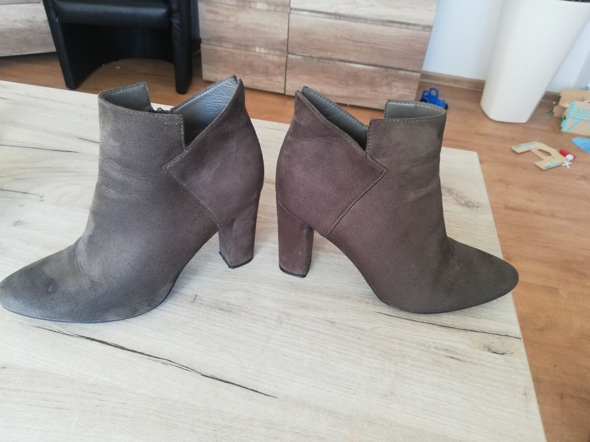 Buty Botki khaki 40 zamsz obcas klocek eleganckie