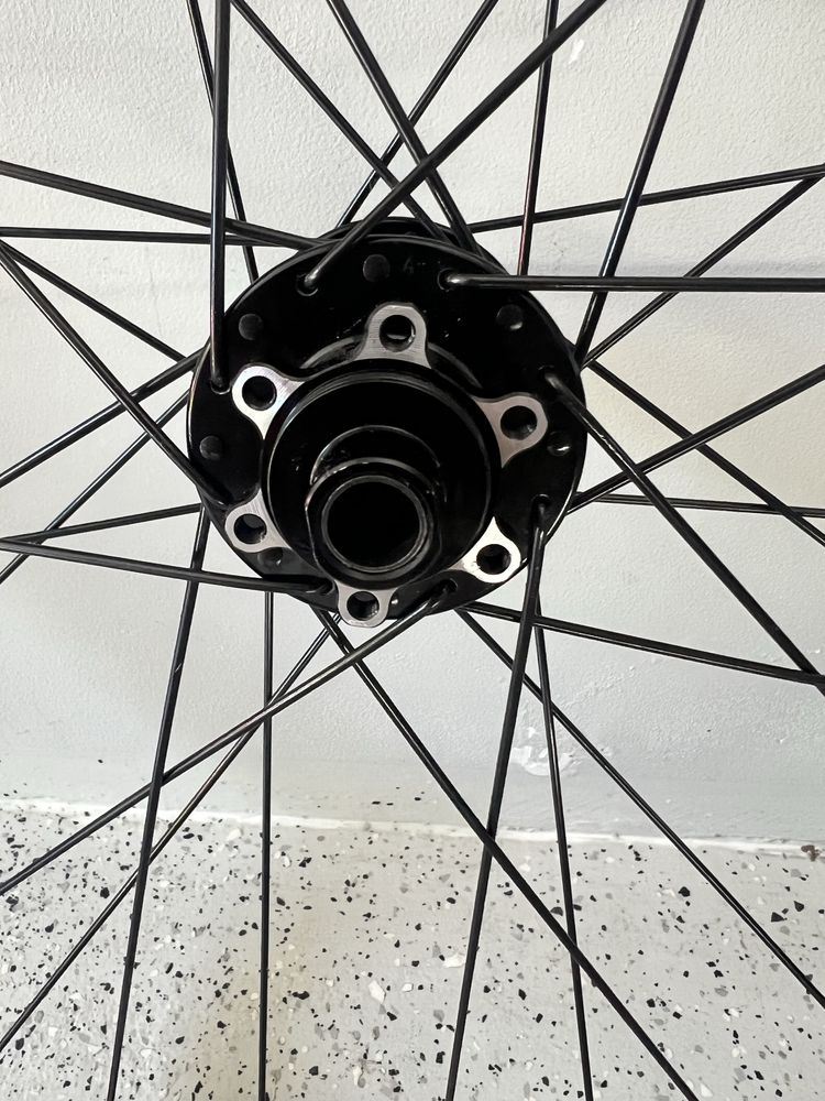 Komplet kół 29” BOOST MTB/XC/ENDURO DT Swiss Novatec Sapim