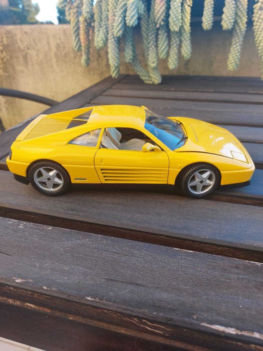 Carros de Colecção - Ferrari F-348