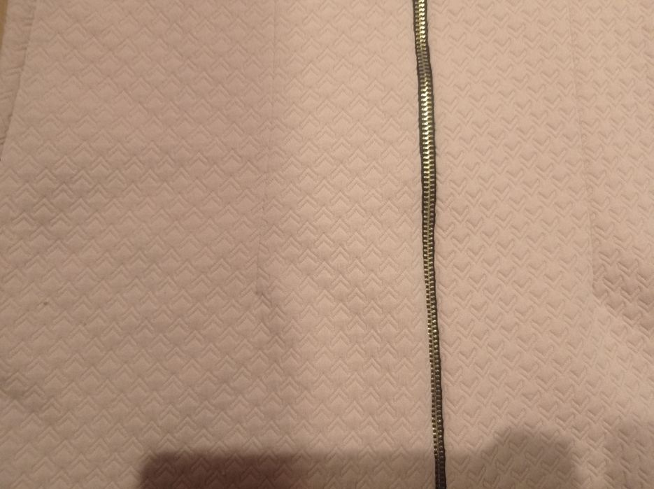 Bluzka różowa, pikowana rozmiar XS, stan idealny. Na mnie już z