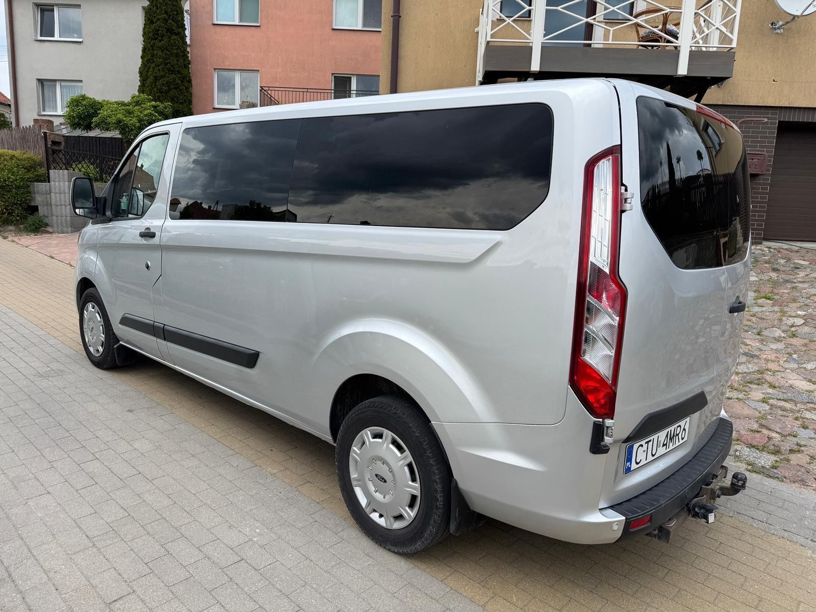 Ford Transit Custom 9 osobowy , długi