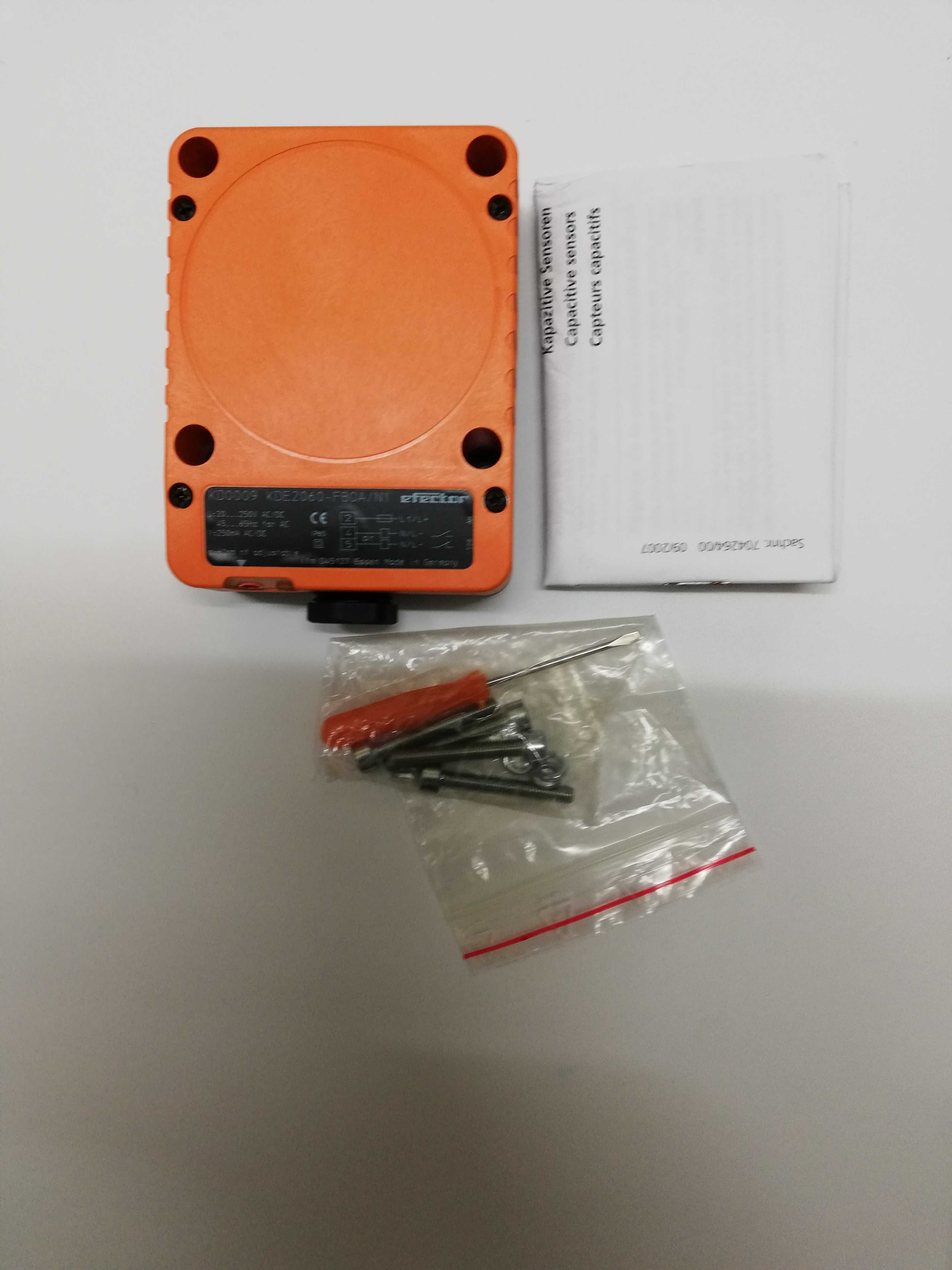 Czujnik pojemnościowy IFM KD0009  KDE2060-FBO A/NI