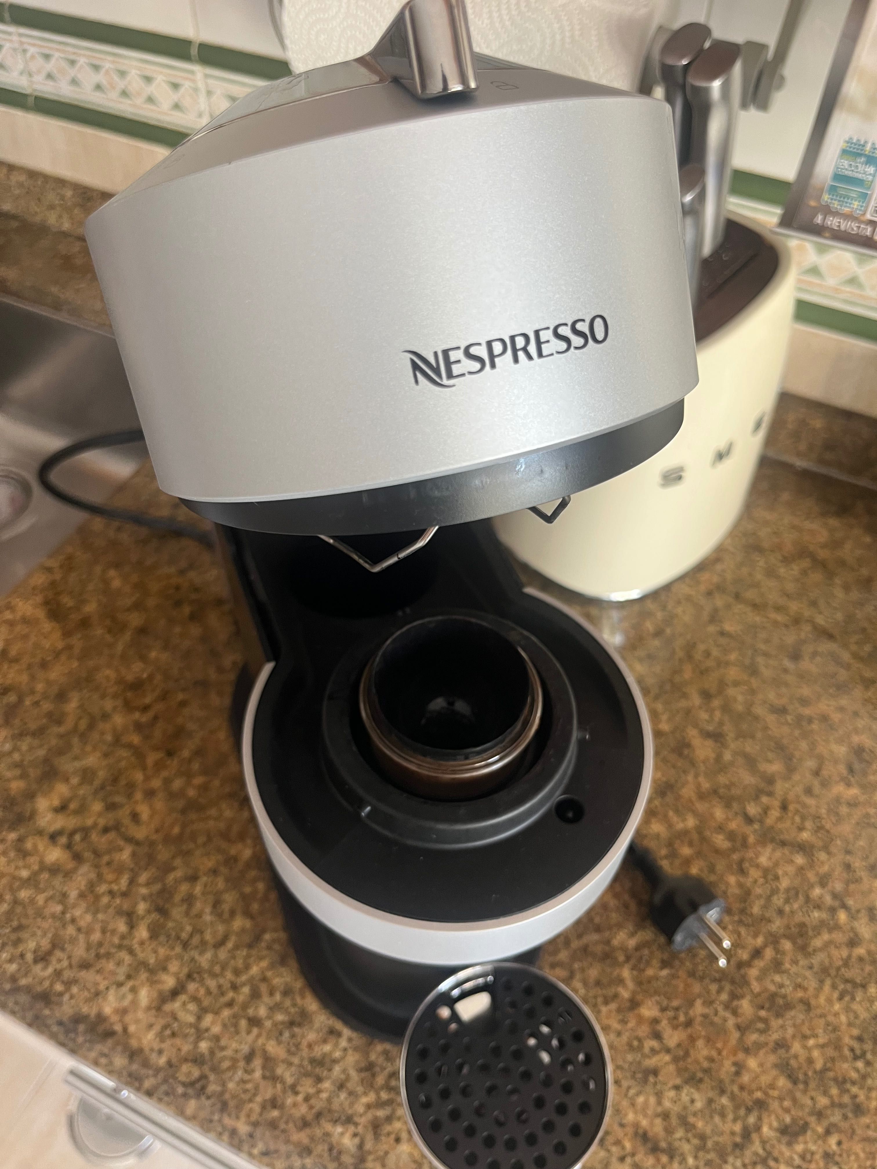 Máquina café Nespresso Vertuo Next