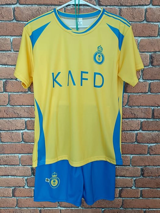 Strój piłkarski dziecięcy Al-Nassr Ronaldo rozm. 164