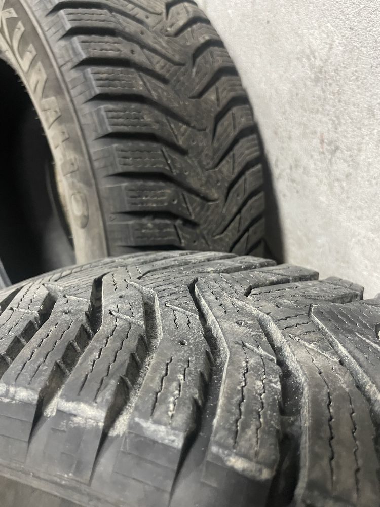 Комплект зимової резини 215/65/r16