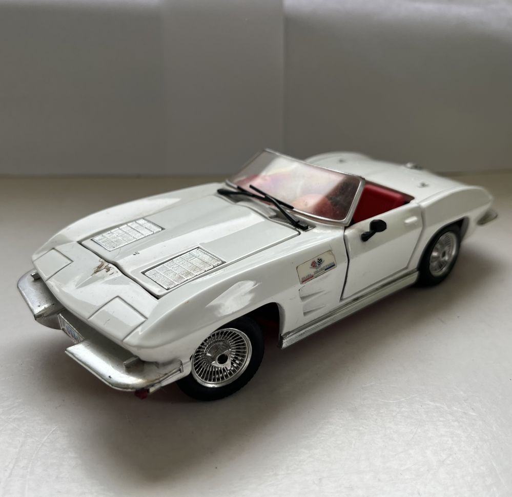 Model samochodu w skali 1:24 Chevrolet Corvette Stingray Revell