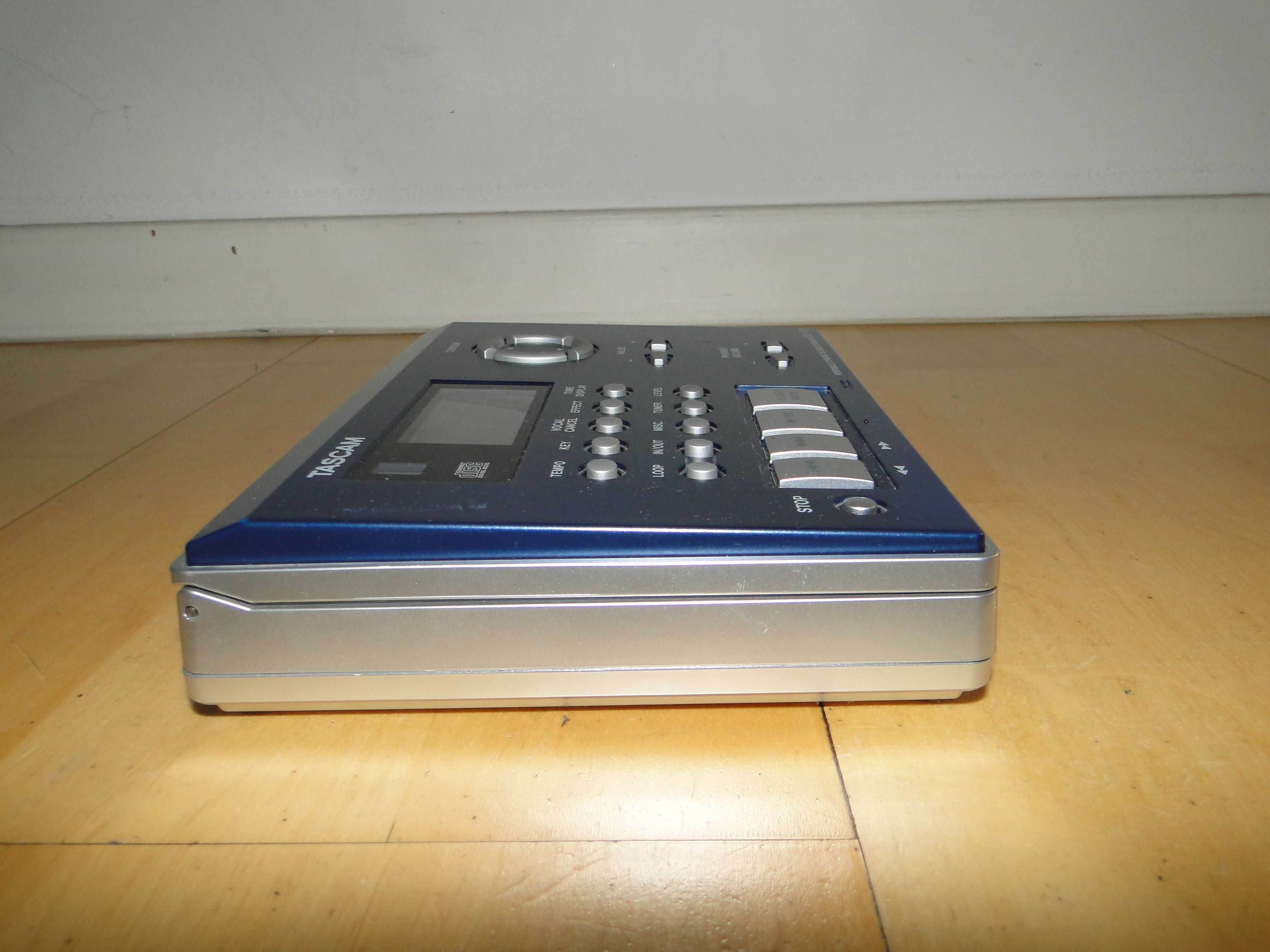 Trenażer Wokalno Instrumentalny Efekt Odtwarzacz CD TASCAM CD-VT2