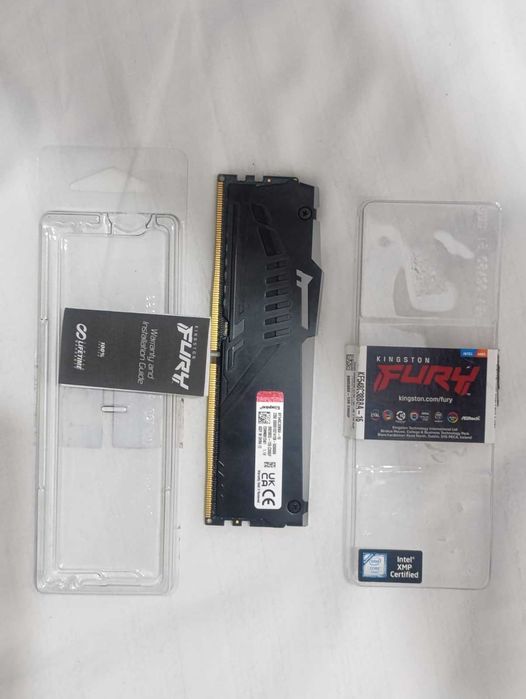 Memória Kingston Fury RGB 16GB 4800mhz