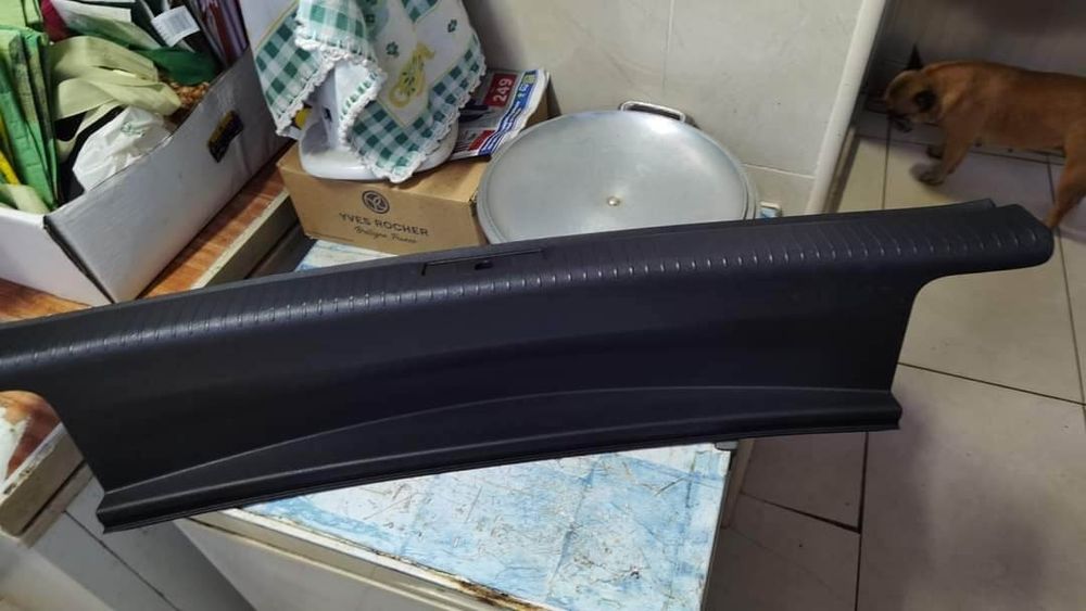 Plastico fecho mala vw golf 7