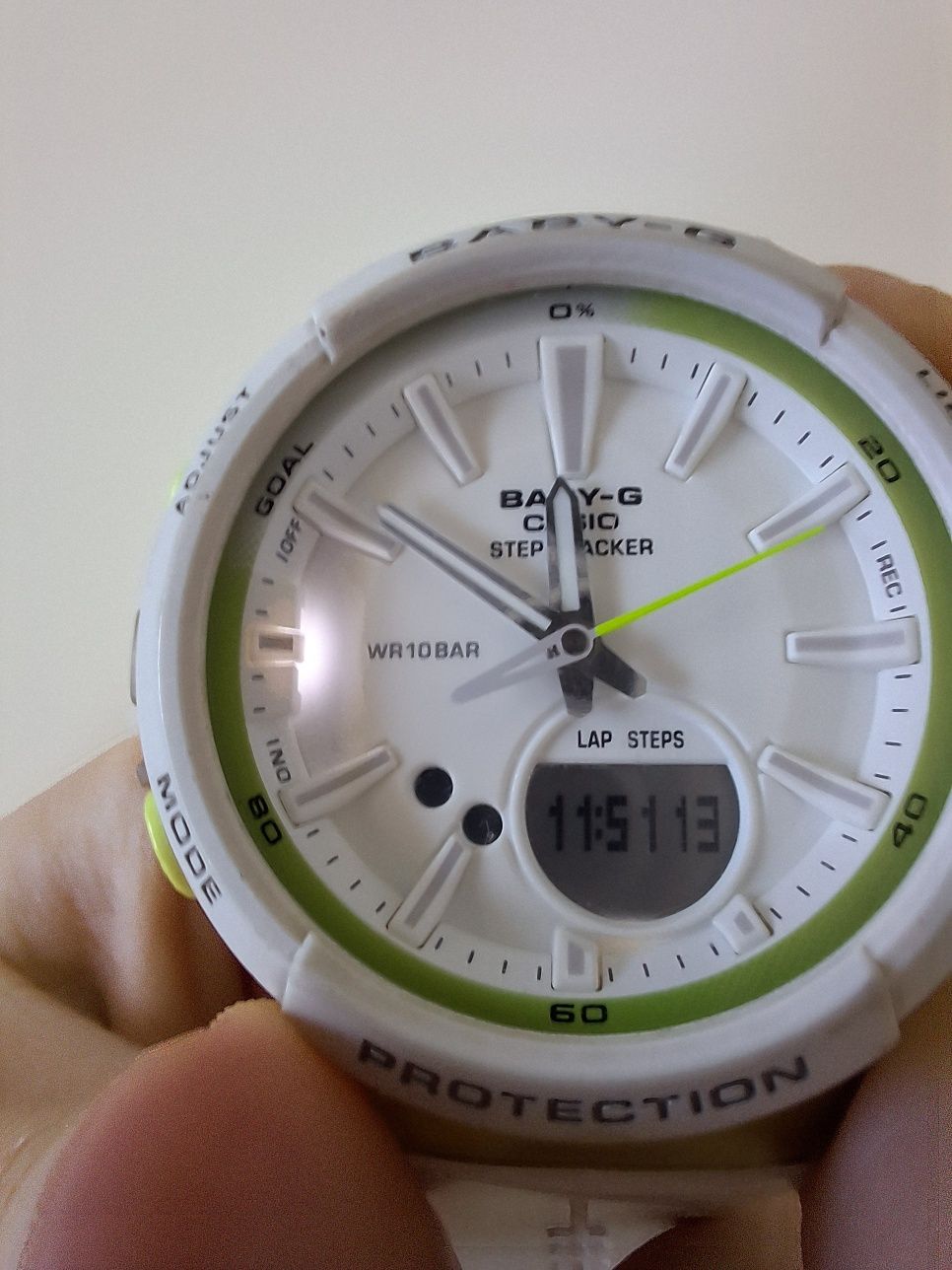 Zegarek biało-zielony Baby-G