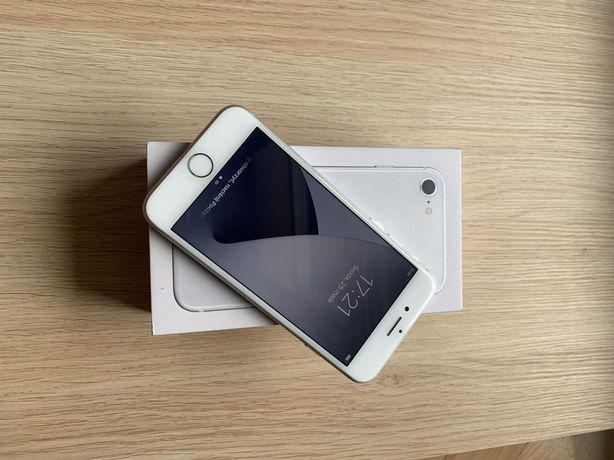 Zadbany iPhone 8 64gb silver nowa bateria 100% idealny stan