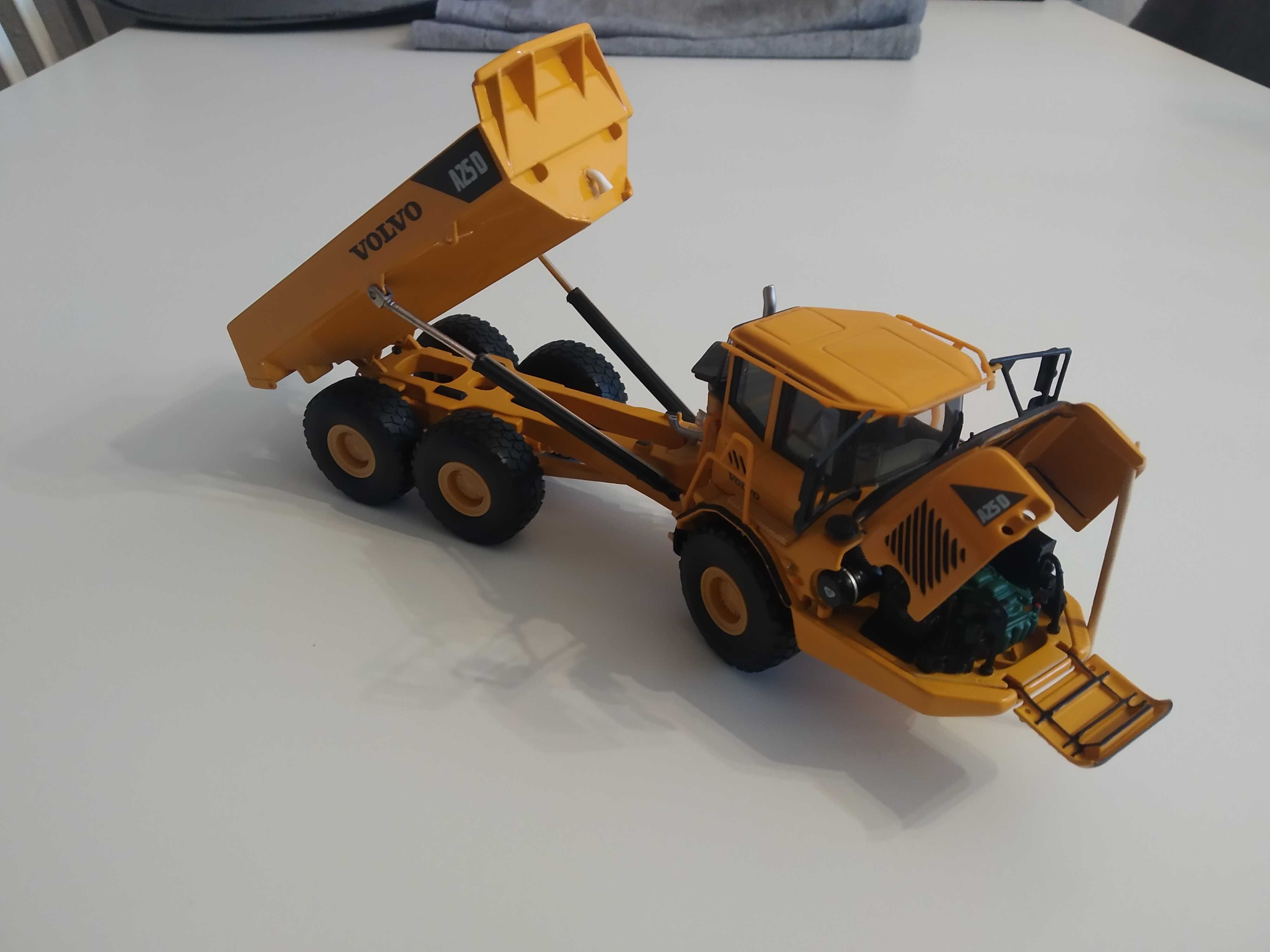 Wozidło ziemiowóz VOLVO 1:50