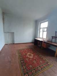 Продам 3 комнатную квартиру в центре Сталинка