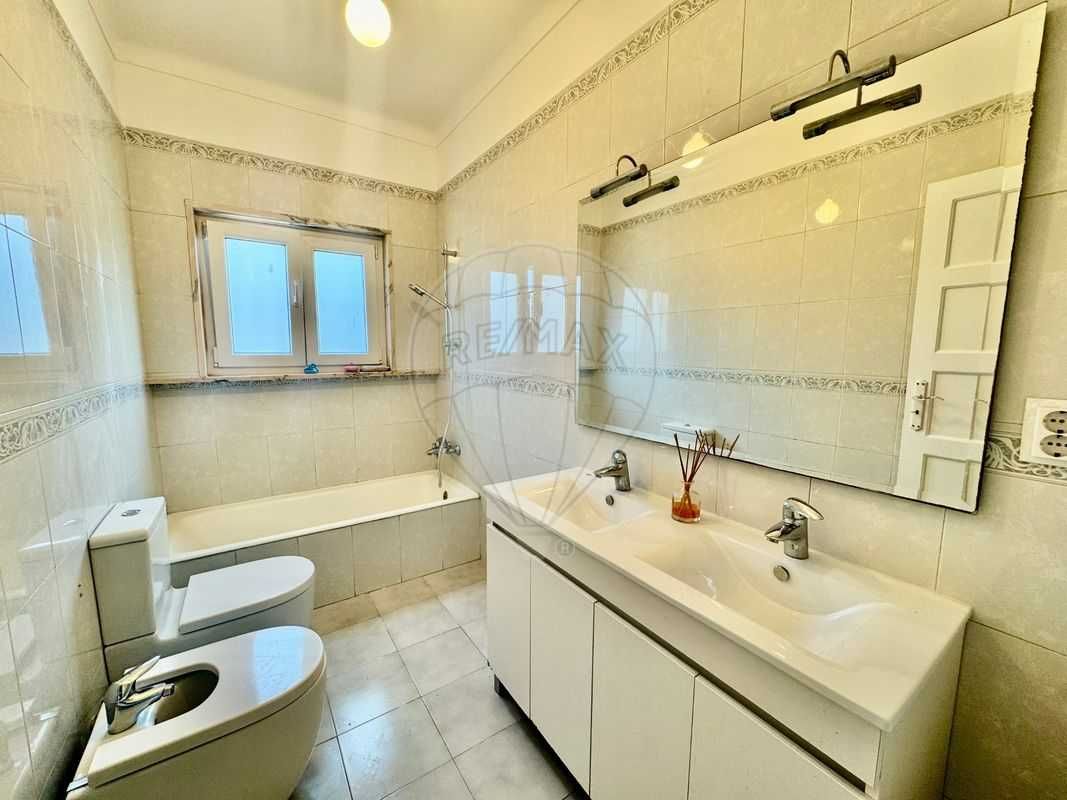 T2 + 1 no centro de Loures remodelado - BAIXA DE PREÇO