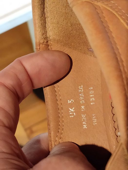 Туфлі жіночі,натуральна шкіра,широкий крій, р,38, Бразилія,стан нових