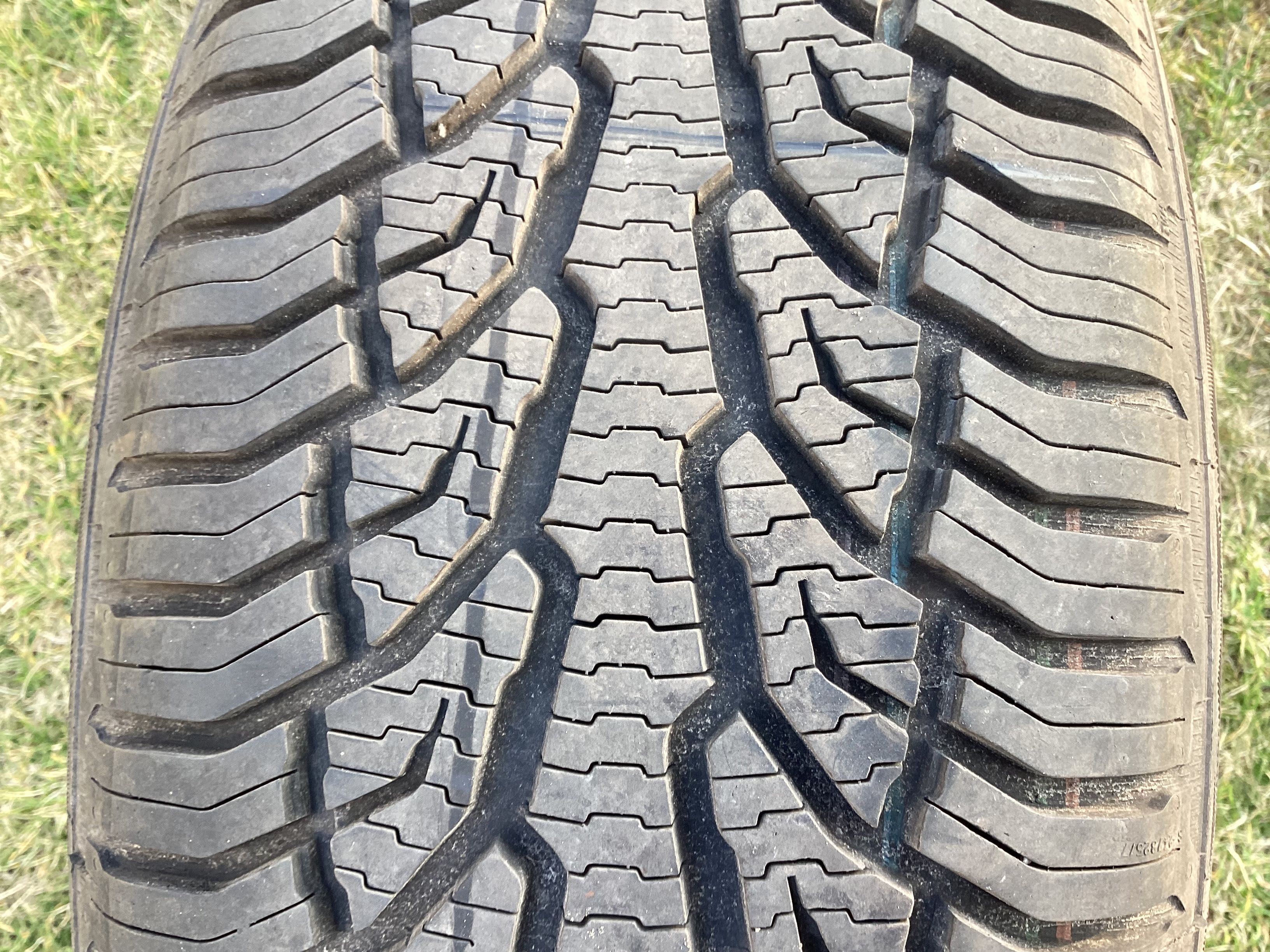 Opona całoroczna 225/55/R17 UNIROYAL ALL Season  Expert 2  jak nowa